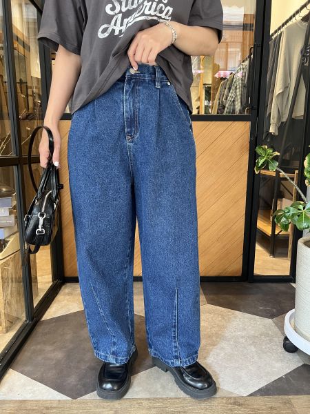 Ap424.不挑人原色小彎刀牛仔寬褲 