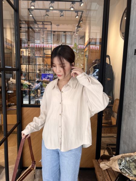 Fb07.質感愛牌家後打褶美襯衫 