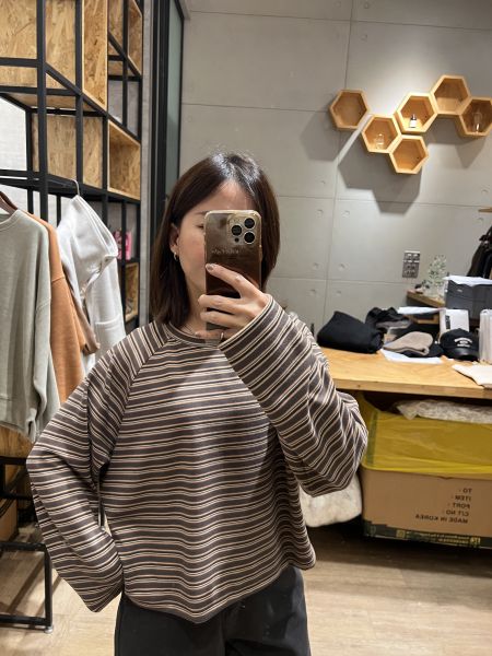 Hm137,限量超親膚條紋上衣 