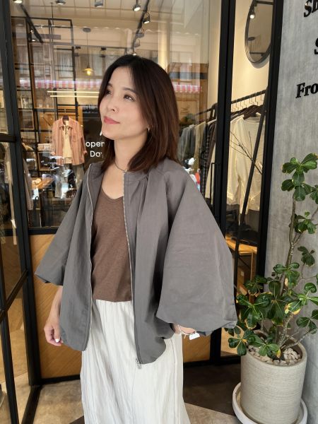 Ai24設計檔口超Q泡袖輕風衣 