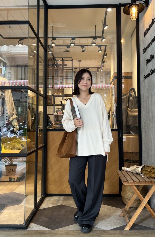 Nv106.質感s家親膚v領針織設計上衣 