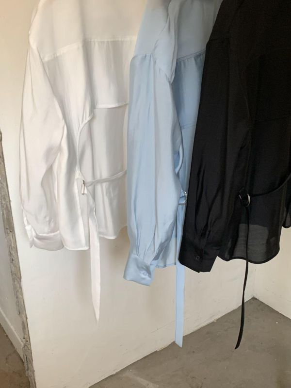 Mh327.背殺系後扣環質感仙氣襯衫 