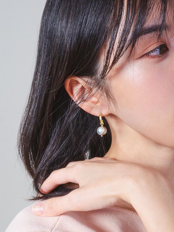LUNARIA - 月澄 * 金色 黃銅 純銀針 天然珍珠 抗敏 耳環 女生禮物 情人節禮物 母親節禮物 淡水珍珠 珍珠 珍珠耳環 生日禮物 耳環