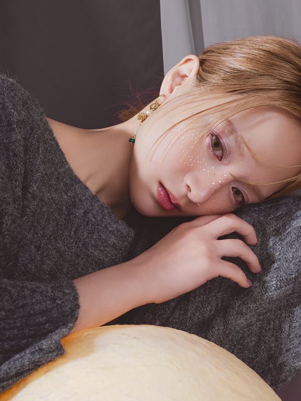 Lapis | Verdant Pine * 綠色 松果 耳環 耳骨夾 交換禮物 天然珍珠 水晶耳環 珍珠耳環 耳夾耳環 聖誕禮物 聖誕耳環 蜜蜂耳環 閨蜜禮物