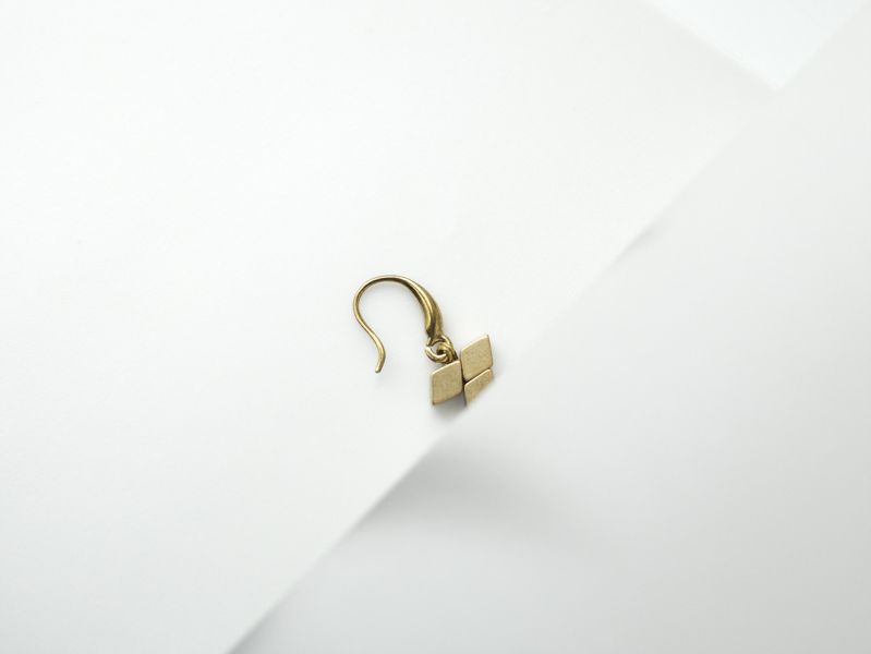 ONCE LITE | 暮光系 - RHOMBUS * 菱形 珍珠 黃銅耳環 交換禮物 婚禮小物 情人節禮物 抗敏耳環 珍珠耳環 生日禮物 畢業禮物  迷你耳環 黃銅耳環