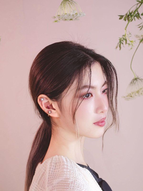 暮光系 - 春日小花紅 * 黃銅 珍珠 花朵 彩色  樹脂 耳骨夾 交換禮物 婚禮小物 情人節禮物 珍珠 珍珠耳環 珍珠耳骨夾 生日禮物 耳窩夾