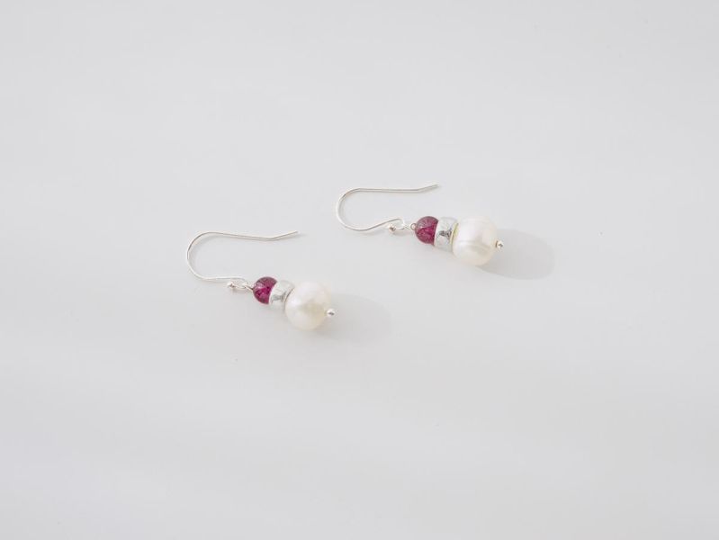 SCARLET - 蝕 * 紅石榴  珍珠 純銀 健康循環 永恆自信 耳環 交換禮物 婚禮小物 情人節禮物 招財水晶 耳環 生日禮物 畢業禮物 礦石 能量水晶