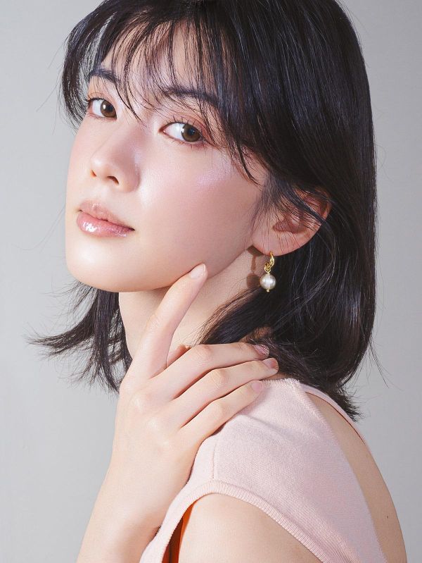 LUNARIA - 月澄 * 金色 黃銅 純銀針 天然珍珠 抗敏 耳環 女生禮物 情人節禮物 母親節禮物 淡水珍珠 珍珠 珍珠耳環 生日禮物 耳環