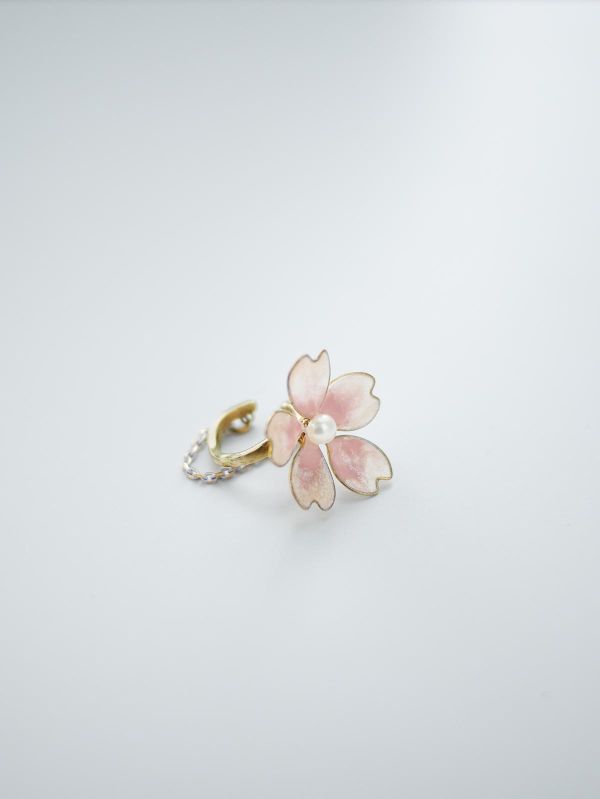 VERNL | 春息 - 初櫻 * 黃銅 珍珠 櫻花 彩色 樹脂 戒指 耳骨夾 交換禮物 情人節禮物 戒指 珍珠 珍珠耳骨 夾生日禮物 耳窩夾 花朵 花耳環