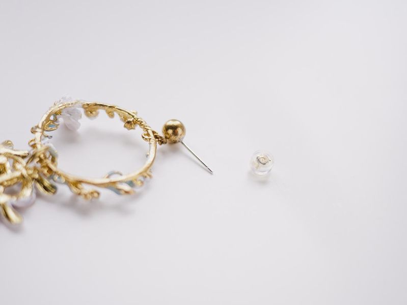 暮光系 - 覆雪 * 冷琺瑯 樹脂 白色 花朵 黃銅 耳環 交換禮物 婚禮小物 情人節禮物 生日禮物 畢業禮物 花 耳環 花耳環 黃銅耳環