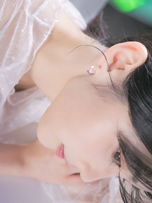 月白系 | 凝露 - 純銀 透明 水晶 礦石 月光石 輕珠寶 耳環 天然石 女友禮物 寶石 水晶 純銀 純銀耳環 耳環 輕珠寶 送禮