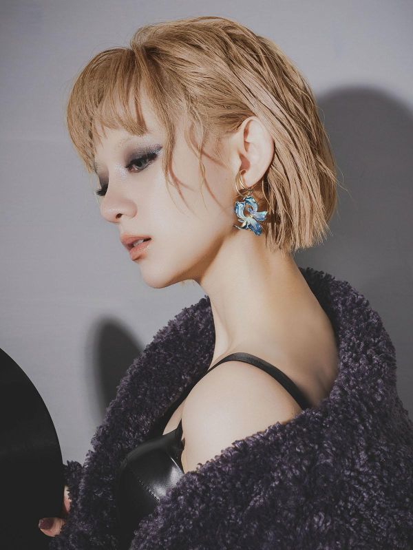 暮光系 - 星藍盛開 * 冷琺瑯 樹脂 藍紫色 花朵 黃銅 耳骨夾 交換禮物 婚禮小物 情人節禮物 生日禮物 畢業禮物 花 耳環 花耳環 黃銅耳環