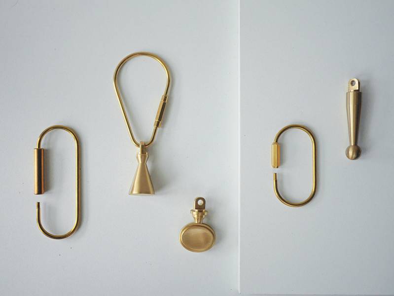 NoTouch - Brass antimicrobial button presser/ key ring 防疫 禮物防疫專區殺菌防疫指尖 防疫手指居家 防疫 商品電梯 門鈴 按鈕 零接觸黃銅 防疫 殺菌 鑰匙圈隨身 防疫 小物防疫飾品 抗菌