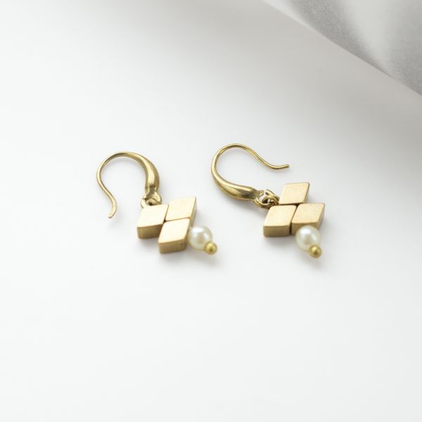 ONCE LITE | 暮光系 - RHOMBUS * 菱形 珍珠 黃銅耳環 交換禮物 婚禮小物 情人節禮物 抗敏耳環 珍珠耳環 生日禮物 畢業禮物  迷你耳環 黃銅耳環