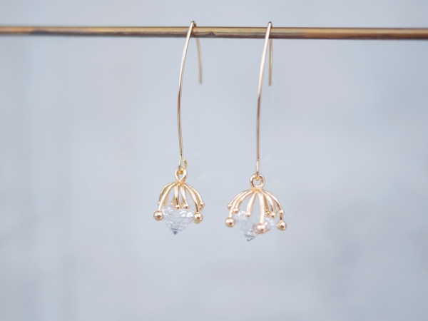 innocence series earrings- dandelion seeds (three colours to choose from) dandelion seeds