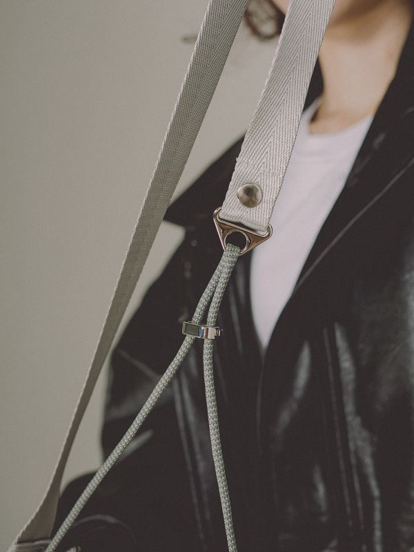 閃光系 | CRUSH - 鈦原色 * 銀色 金屬色 尼龍 傘繩 手機背帶 phone-strap 交換禮物 可拆式背帶 女友禮物 女生禮物 情人節禮物 手機掛繩 手機繩