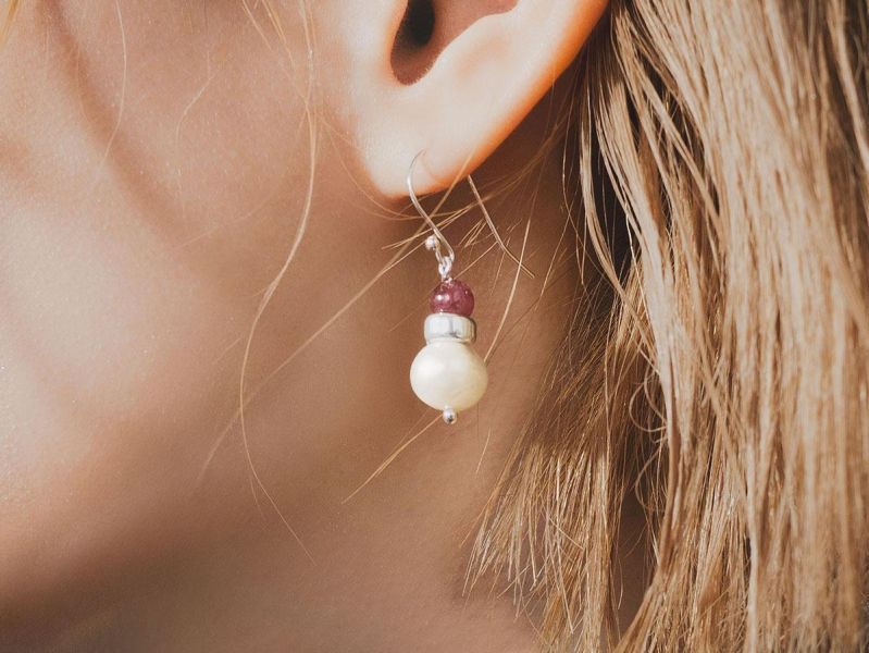 SCARLET - 蝕 * 紅石榴  珍珠 純銀 健康循環 永恆自信 耳環 交換禮物 婚禮小物 情人節禮物 招財水晶 耳環 生日禮物 畢業禮物 礦石 能量水晶