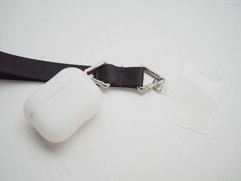 閃光系 | CRUSH - 鈦空黑 * 黑色 金屬色 手機手帶 手機腕帶 phone-strap 交換禮物 可拆式背帶 女友禮物 女生禮物 情人節禮物 手機掛繩 手機繩