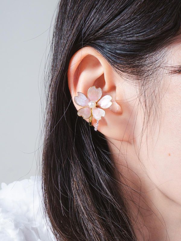 VERNL | 春息 - 初櫻 * 黃銅 珍珠 櫻花 彩色 樹脂 戒指 耳骨夾 交換禮物 情人節禮物 戒指 珍珠 珍珠耳骨 夾生日禮物 耳窩夾 花朵 花耳環