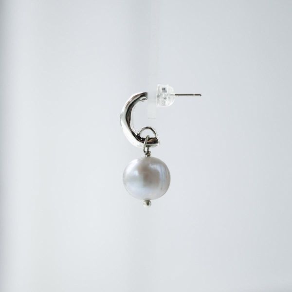 LUNARIA - 月澄 * 銀色 黃銅 純銀針 天然珍珠 抗敏 耳環 女生禮物 情人節禮物 母親節禮物 淡水珍珠 珍珠 珍珠耳環 生日禮物 耳環