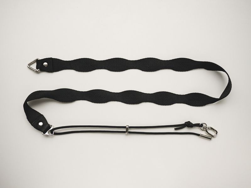 閃光系 | CRUSH - 黑潮 * 黑色 波浪 金屬色 尼龍 傘繩 手機背帶 phone-strap 交換禮物 可拆式背帶 女友禮物 女生禮物 情人節禮物 手提腕帶 手機掛繩