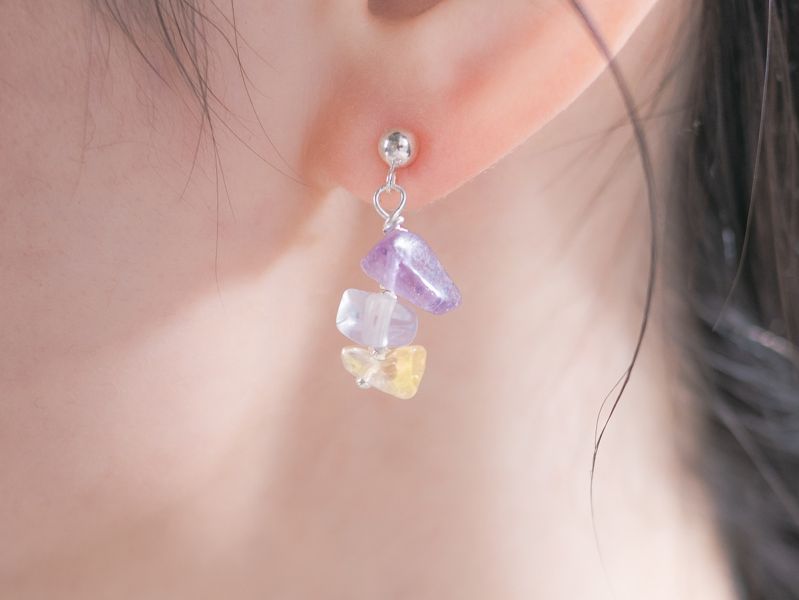 月白系 | 凝露 - 純銀 透明 水晶 礦石 月光石 輕珠寶 耳環 天然石 女友禮物 寶石 水晶 純銀 純銀耳環 耳環 輕珠寶 送禮