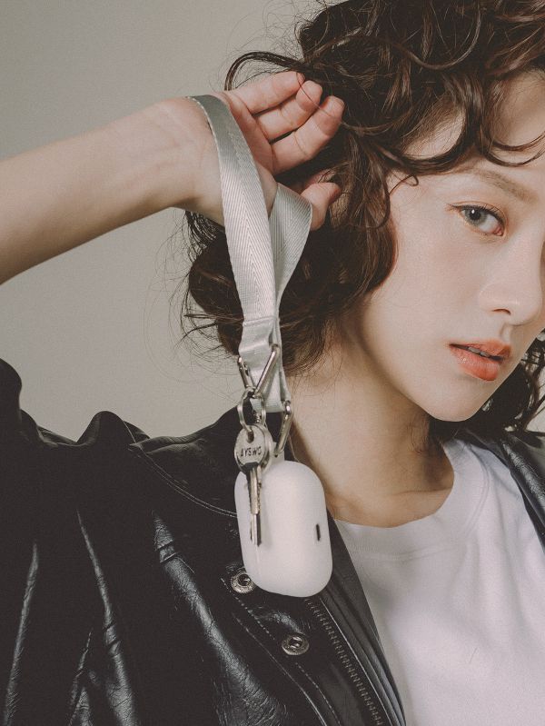 閃光系 | CRUSH - 鈦原色 * 銀色 灰色 手機手帶 手機腕帶 phone-strap 交換禮物 可拆式背帶 女友禮物 女生禮物 情人節 禮物手機掛繩 手機繩