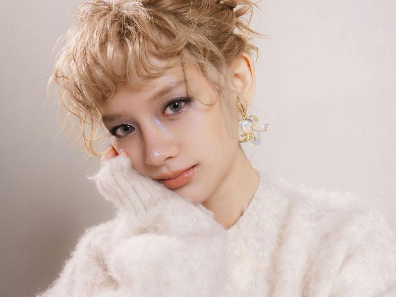 暮光系 - 覆雪盛開 * 冷琺瑯  樹脂 白色 花朵 黃銅 耳骨夾 交換禮物 婚禮小物 情人節禮物 生日禮物 畢業禮物花 耳環花耳環 黃銅耳環