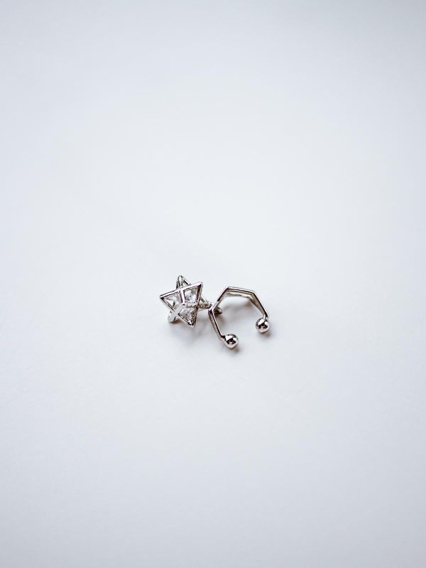 Unisex | 無訊號 - 未落 * 星芒 中性 個性 街頭 耳骨夾 不銹鋼 交換禮物  男禮物 男友禮物 男生耳夾 男生耳骨夾 礦石
