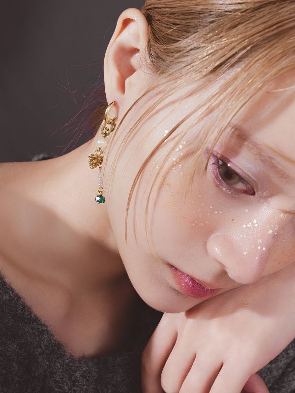 Lapis | Verdant Pine * 綠色 松果 耳環 耳骨夾 交換禮物 天然珍珠 水晶耳環 珍珠耳環 耳夾耳環 聖誕禮物 聖誕耳環 蜜蜂耳環 閨蜜禮物