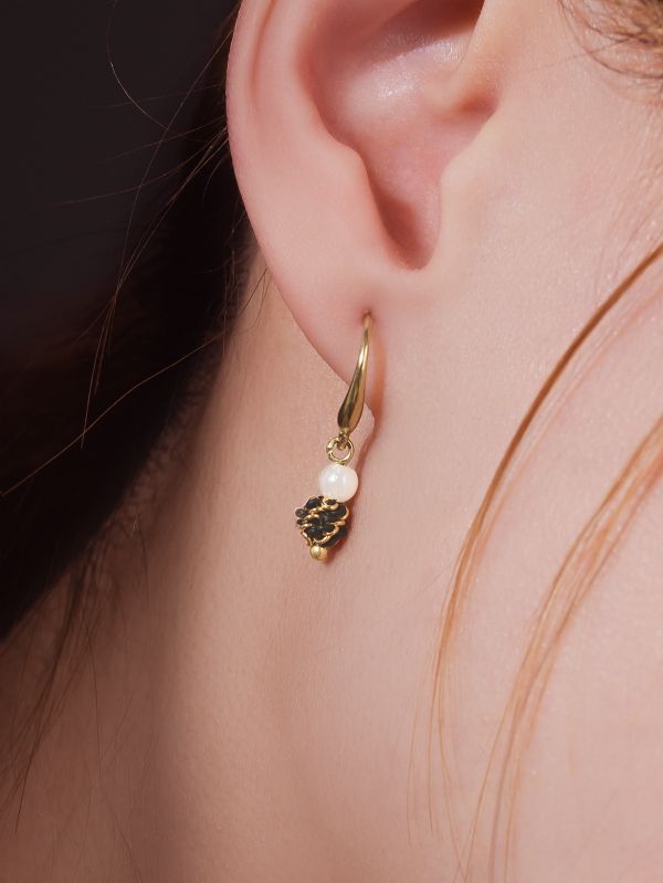 ONCE LITE | 暮光系 - BLACK * 黑色 珍珠 黃銅耳環 交換禮物 婚禮小物 情人節禮物 抗敏耳環 珍珠耳環 生日禮物 畢業禮物 迷你耳環 黃銅耳環