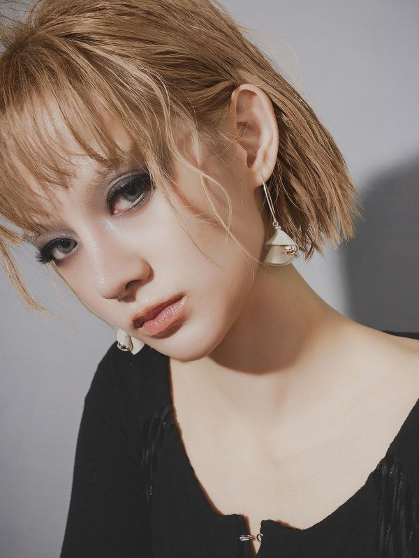 AFTERGLOW | 朵 * 純銀 皮革 天然 幾何 抗敏 垂墜 耳環 ESG natural系列 recycled material 公平貿易 環保 環境友善 羊皮 耳環 花耳環