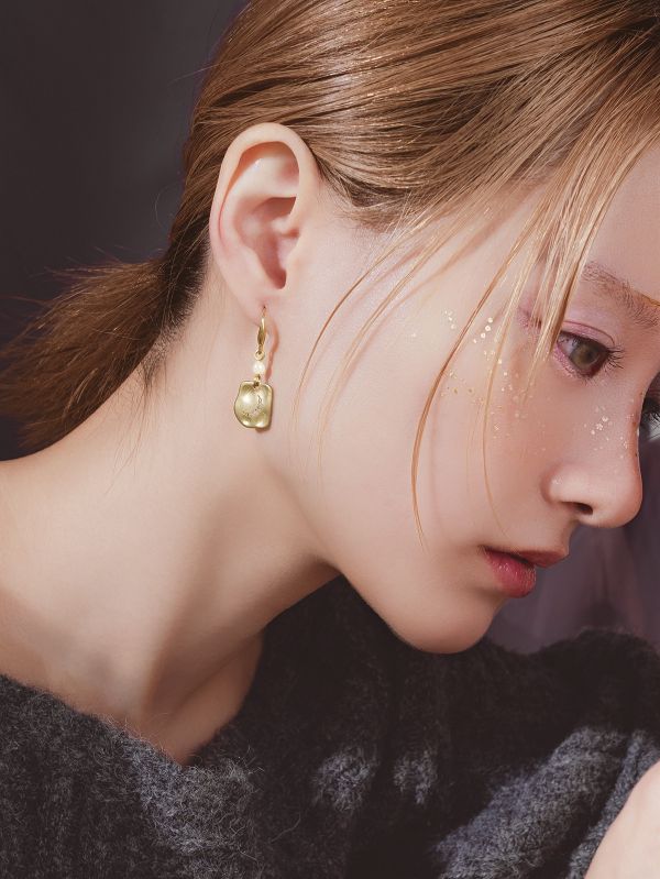 ONCE LITE | 暮光系 - MOON * 新月 鋯石 珍珠 黃銅耳環 交換禮物 婚禮小物 情人節禮物 抗敏耳環 珍珠耳環 生日禮物 畢業禮物 迷你耳環 黃銅耳環