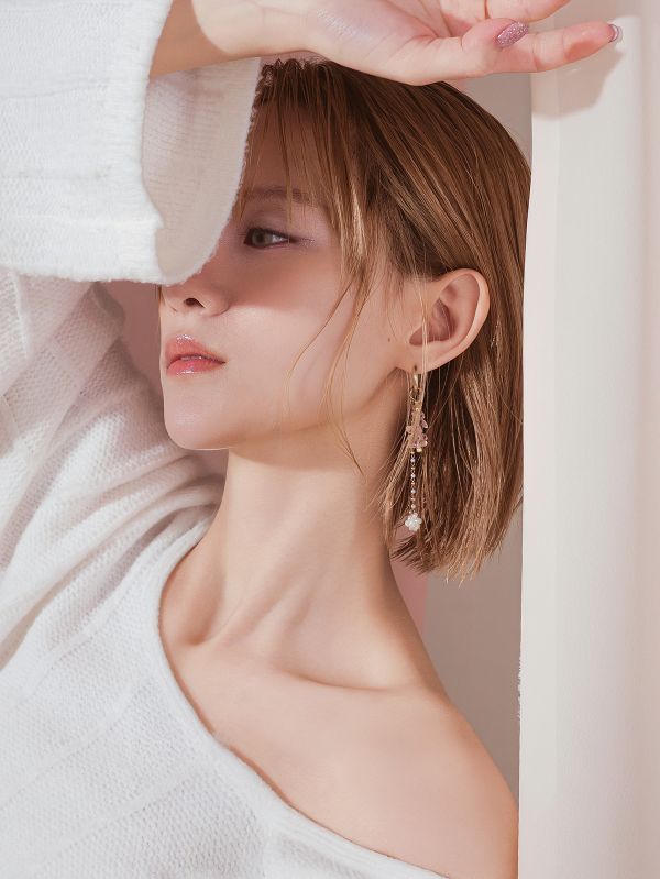 Lapis | Ruby Blooms * 紅色 花 珍珠 耳環 耳骨夾 交換禮物 天然珍珠 水晶耳環 珍珠耳環 耳夾耳環 聖誕禮物 聖誕耳環 花耳環 閨蜜禮物