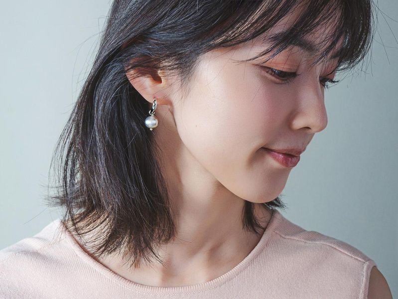 LUNARIA - 月澄 * 銀色 黃銅 純銀針 天然珍珠 抗敏 耳環 女生禮物 情人節禮物 母親節禮物 淡水珍珠 珍珠 珍珠耳環 生日禮物 耳環