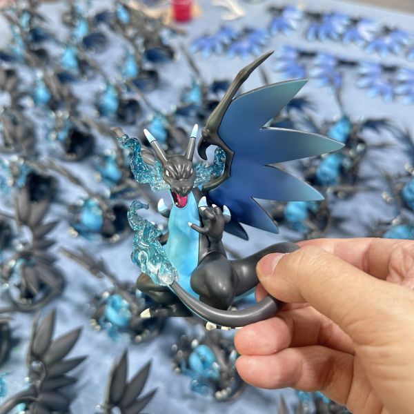 【海外代購】知更鳥 Mega噴火龍x 