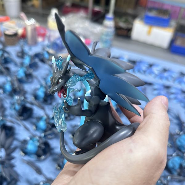【海外代購】知更鳥 Mega噴火龍x 