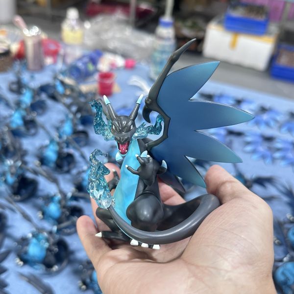 【海外代購】知更鳥 Mega噴火龍x 