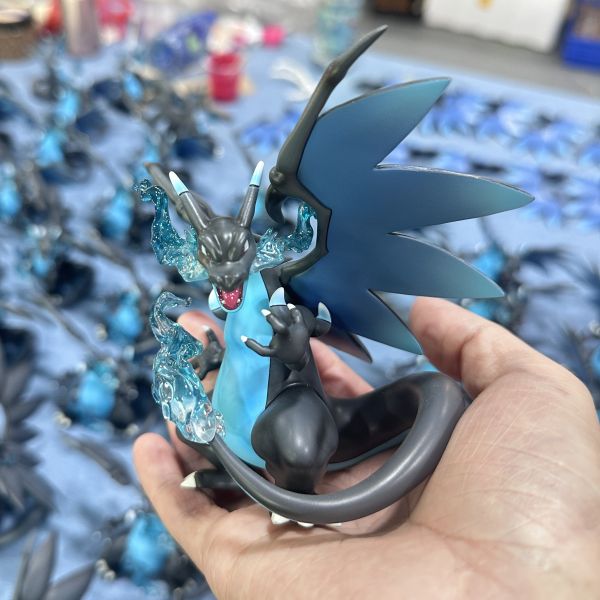 【海外代購】知更鳥 Mega噴火龍x 