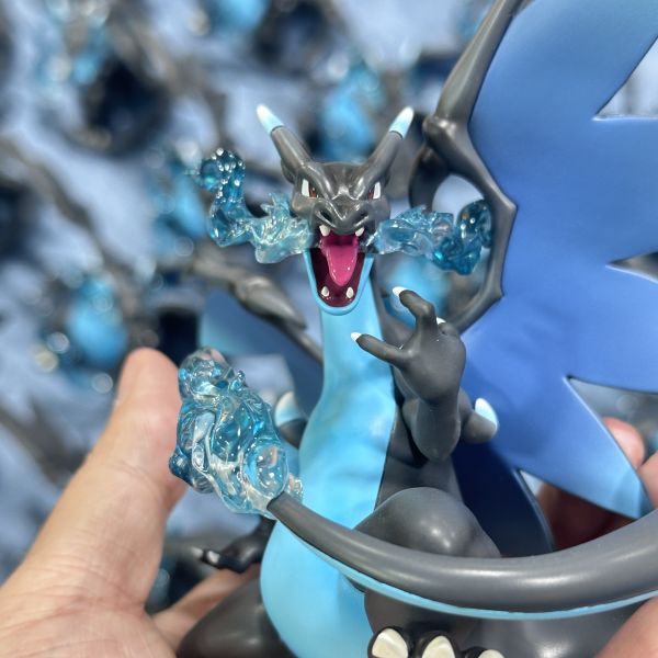 【海外代購】知更鳥 Mega噴火龍x 