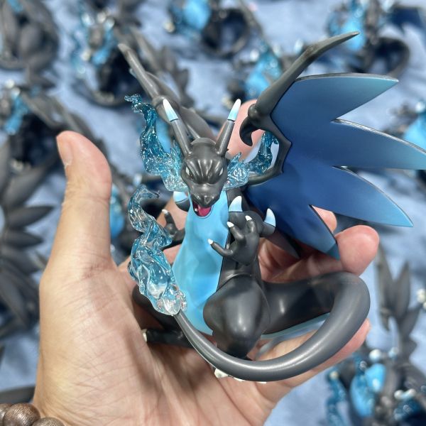 【海外代購】知更鳥 Mega噴火龍x 
