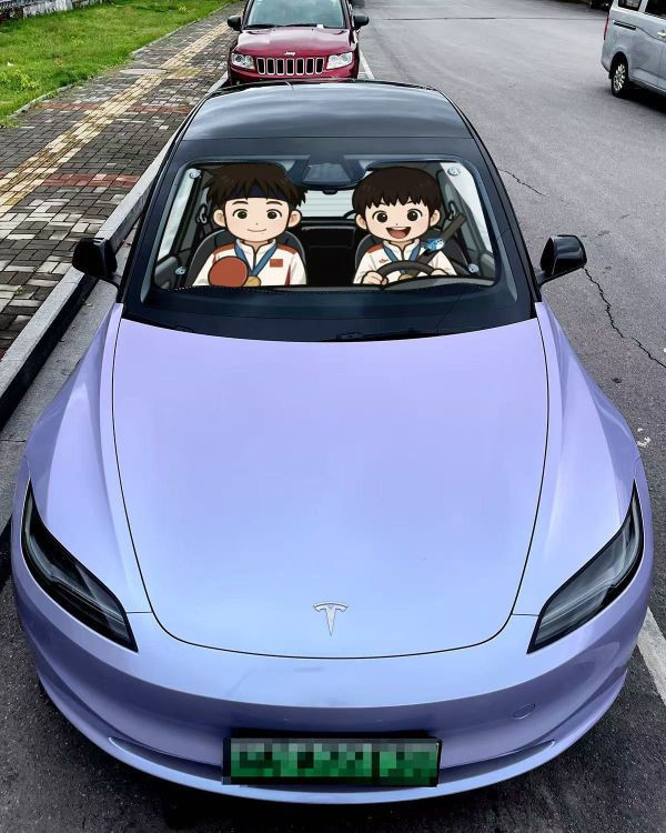 【海外代購】千鳥社 《汽車前擋遮陽-莎莎和大頭》孫穎莎王楚欽乒乓球 