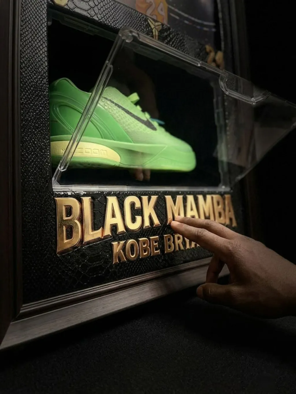 【海外代購】千鳥社《科比戰靴》立體裝裱相框紀念收藏球迷禮物擺件 