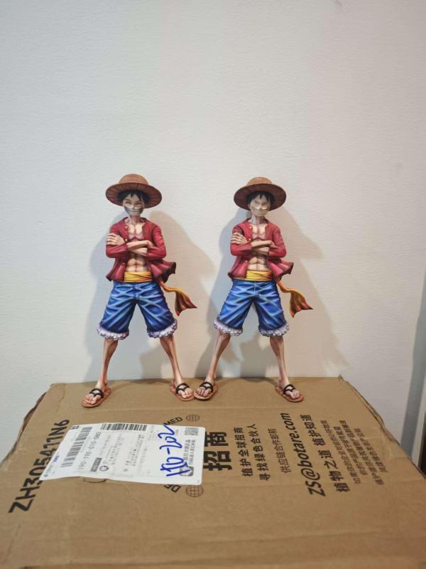 【預定】AW 抱胸橡皮人 路飛 