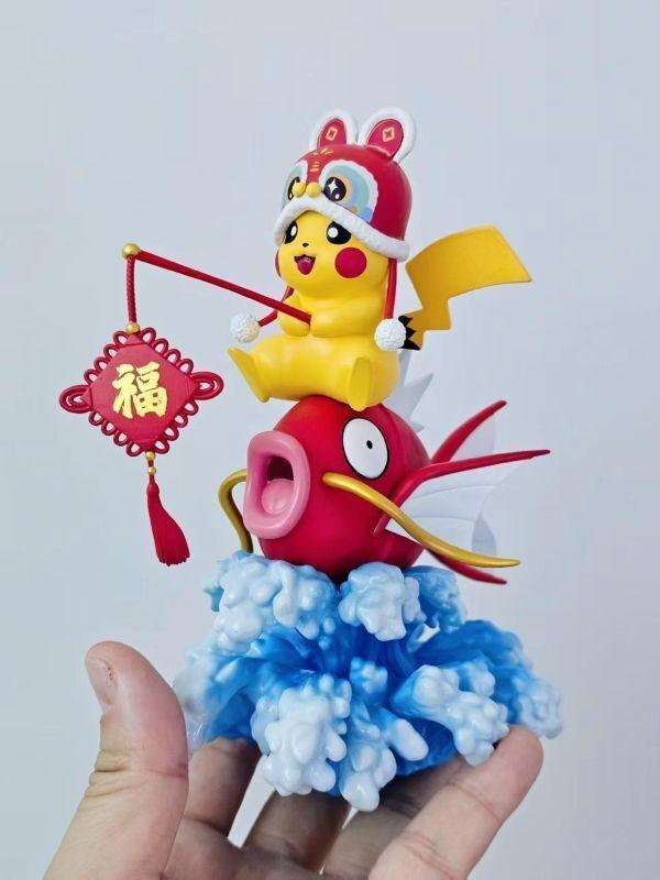 【海外代購】池魚王 恭賀新禧 魚躍龍門 招財送福皮卡丘 