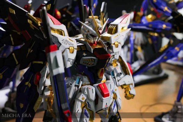 【海外代購】MECHA ERA 2025年度典藏巨獻 藍色戰爭機甲雙形態（1/48比例）超限定版燈光立體場景雕像 