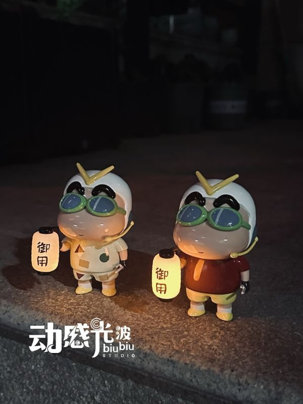 【海外代購】動感光波 戰鬥小新 sofubi 