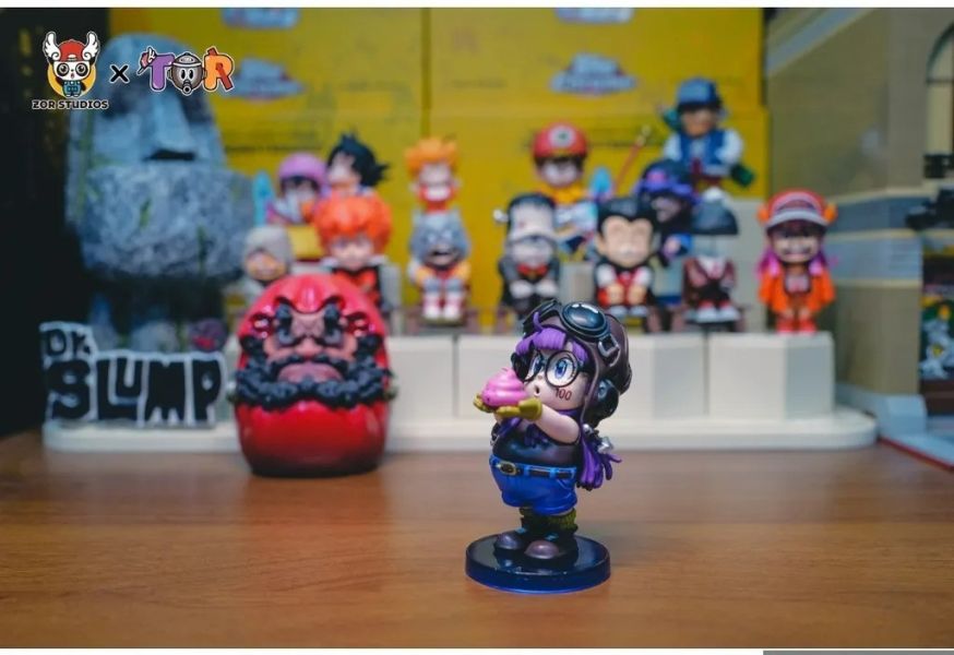 【海外代購】ZOR TOR WCF阿拉蕾系列002 捧著便便阿拉蕾 