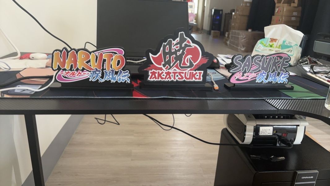 【海外代購】NARUTO 動漫火影忍者 佐助 SASUKE 立體LOGO立牌 