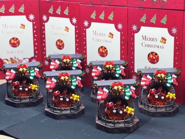 【海外代購】龍喵 《聖誕卡西法》 